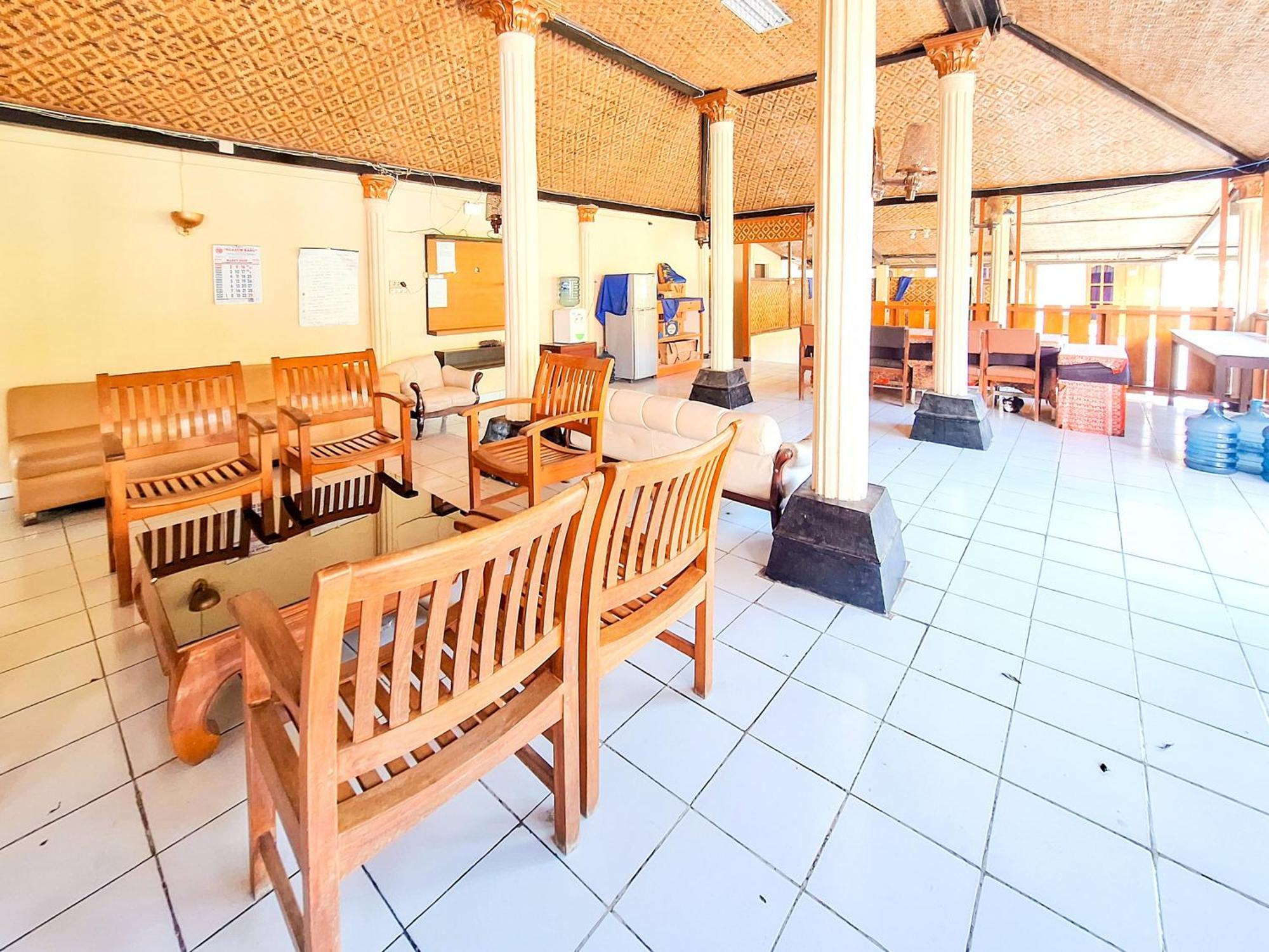 Hotel Family Syariah 1 Parangtritis Redpartner Exterior foto